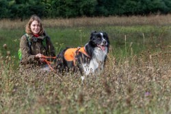 Annegret Grimm-Seyfarth with species tracking dog "Zammy", a Border Collie. Photo: André Künzelmann / UFZ